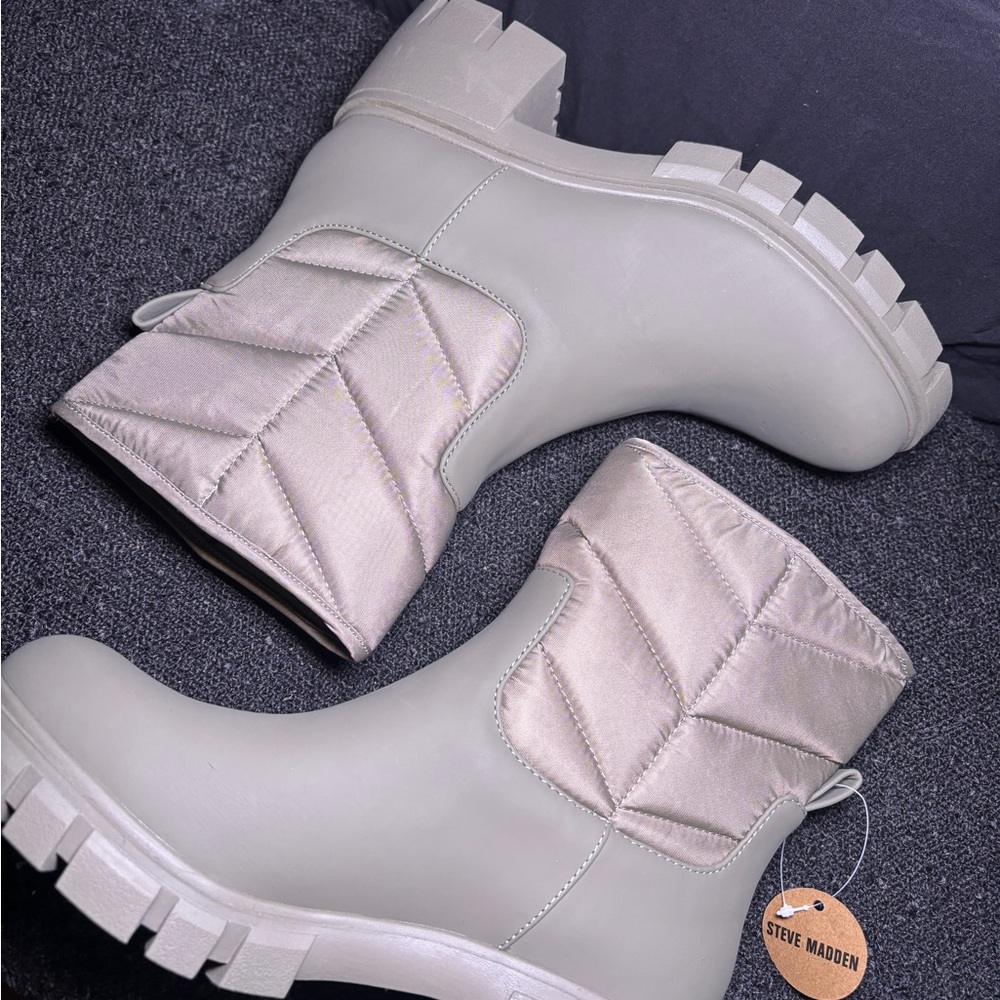 Steve Madden Women's Olive green Ankle Booties - Picture 1 of 8